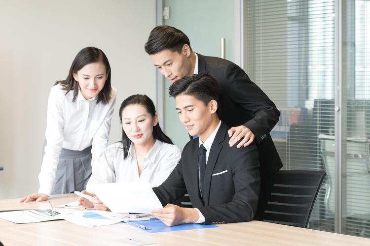 准社会关系(图2)