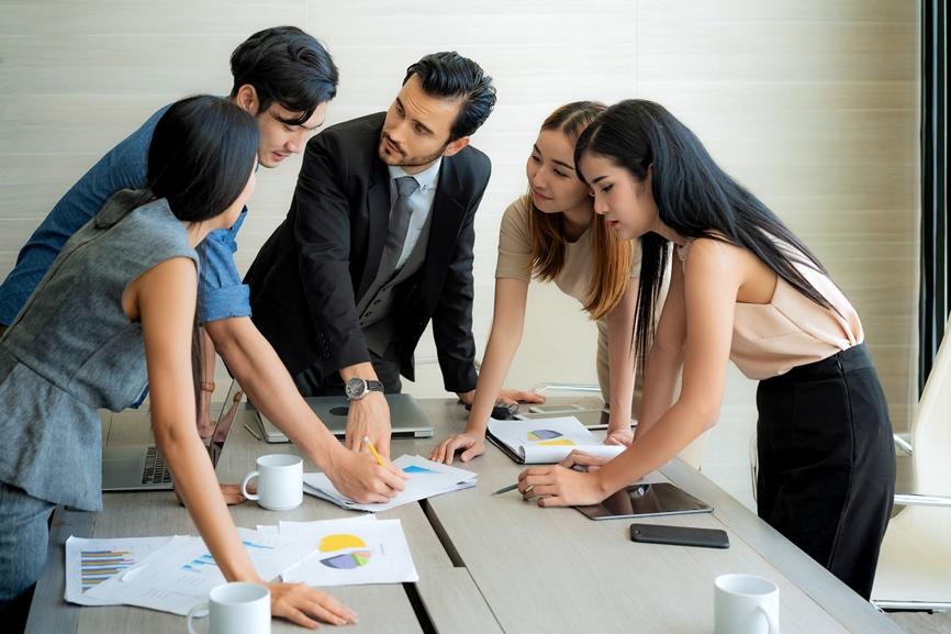 准社会关系(图3)