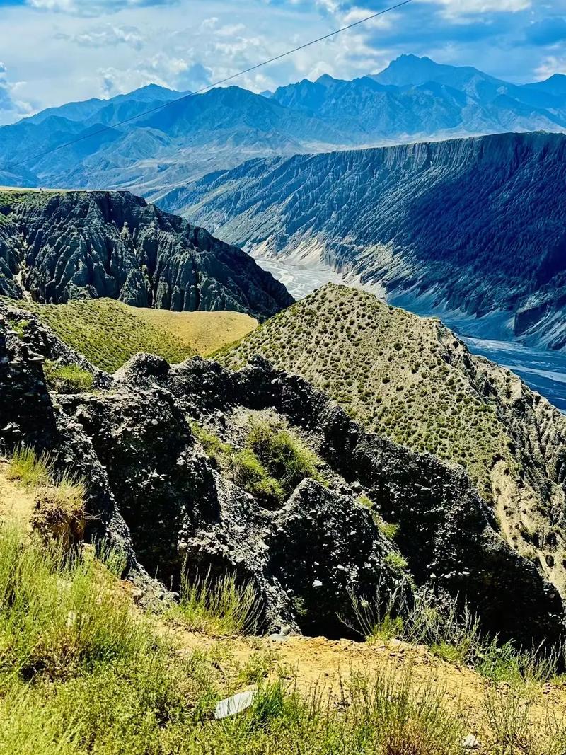 独山子大峡谷(图1)