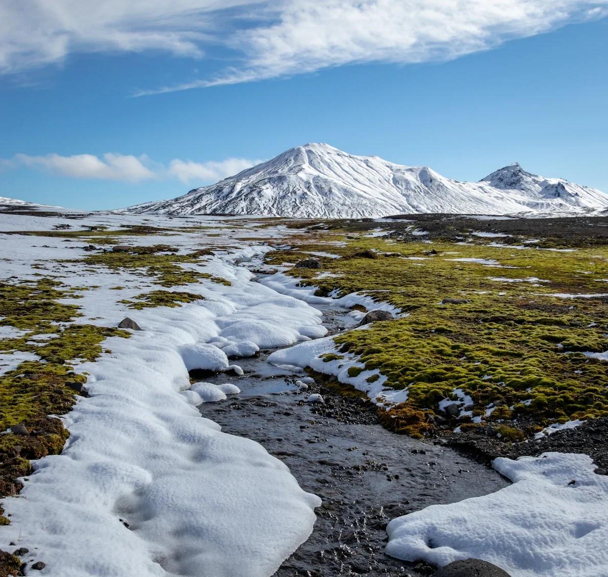 瓦特纳冰川(图1)