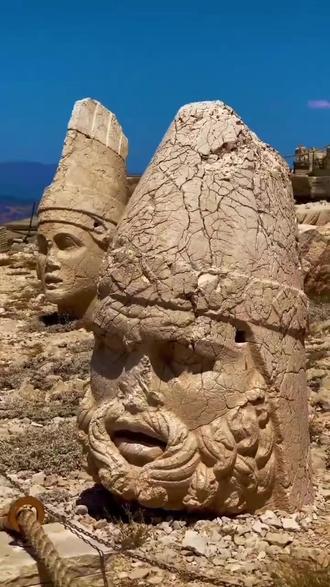 内姆鲁特山(图6)