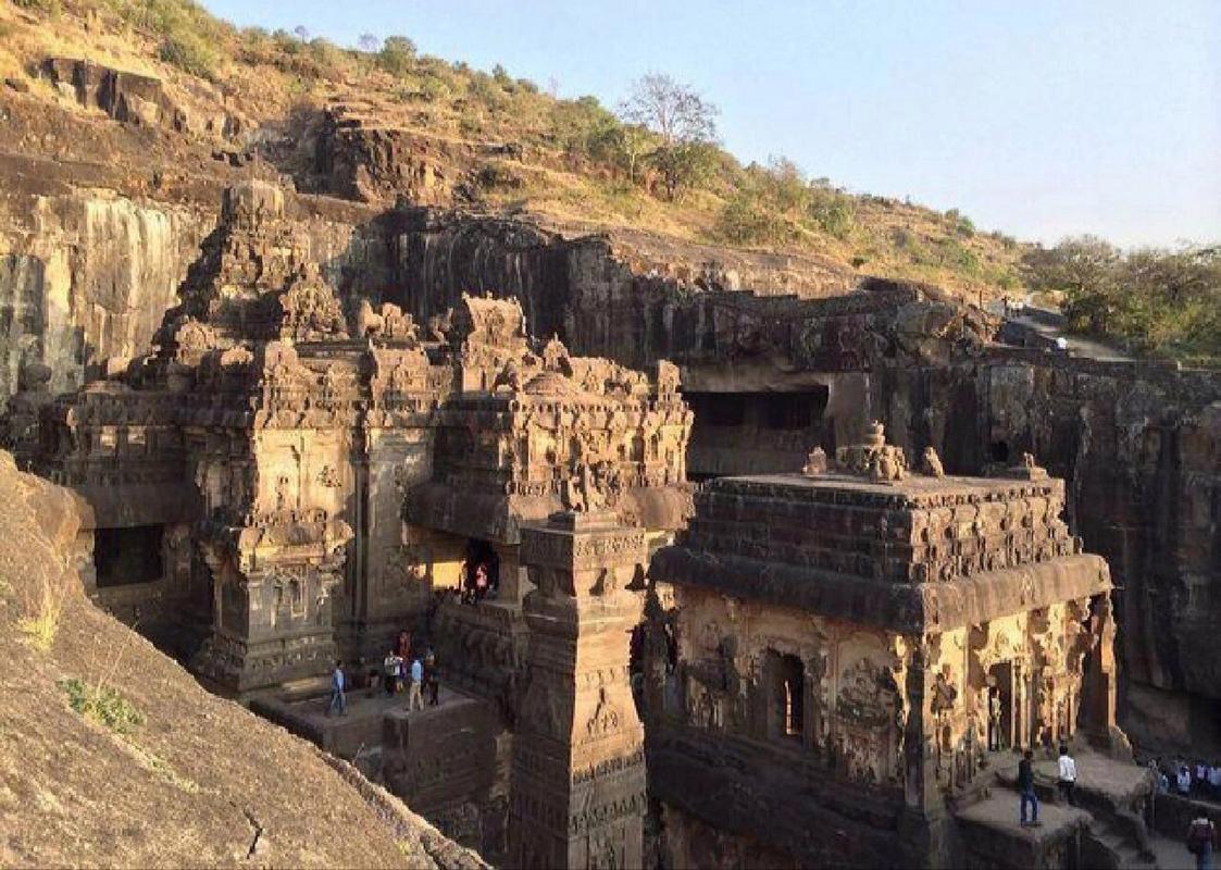 阿旃陀石窟(图1)