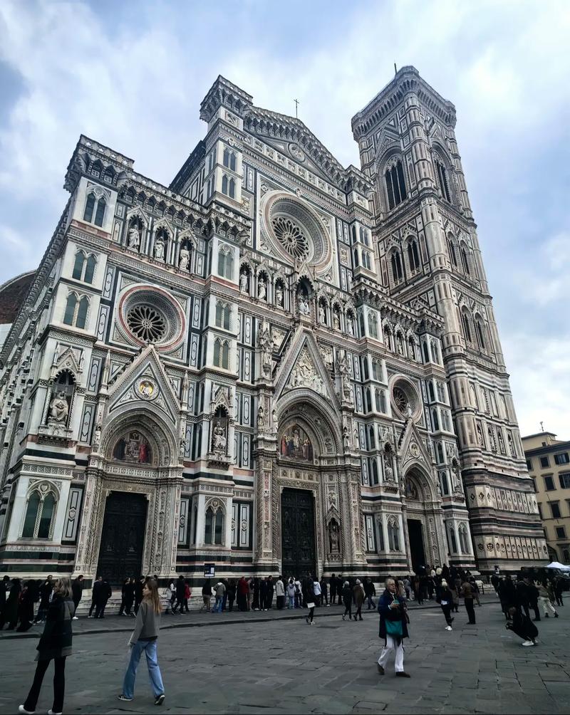 圣母百花大教堂(图1)