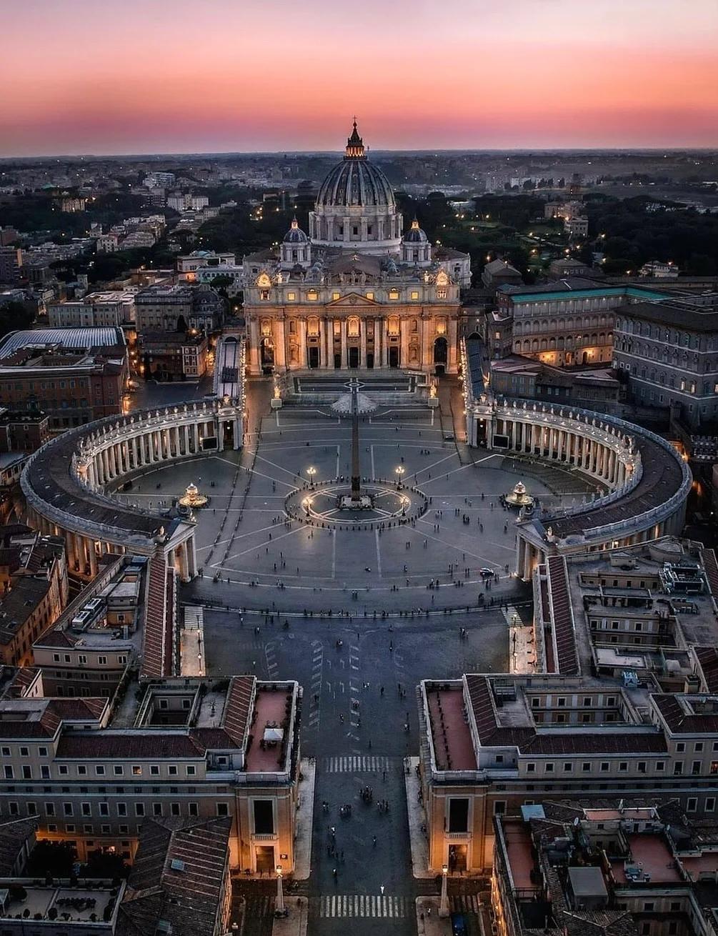 圣彼得大教堂(图5)