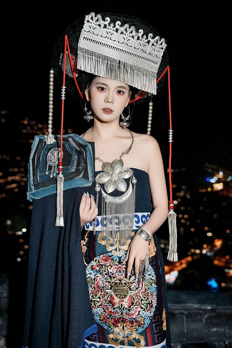 传统服饰(图4) 传统服饰(图4)